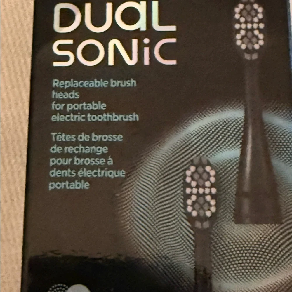 New in sealed box Avon Perioe Dual Brush Heads 2 in box